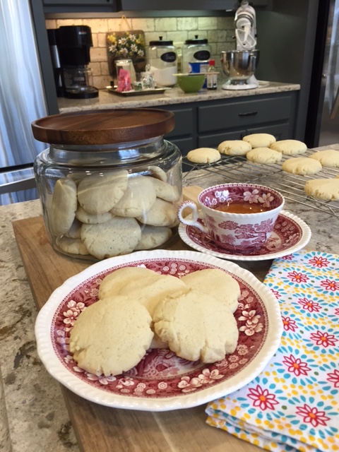 Quick mix vanilla tea cake