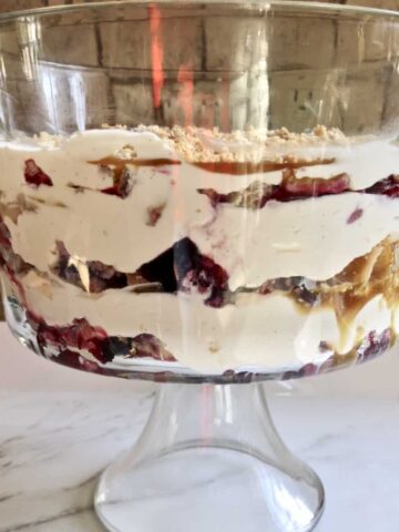 Easy Pie Trifle Dessert in a trifle bowl.